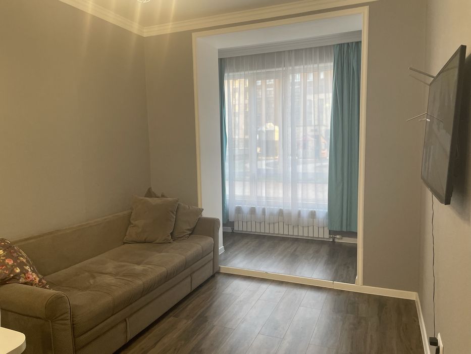 Продам диван БУ, трехместный раскладной