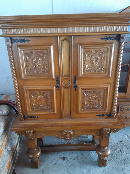 Bufet din lemn masiv, stil rustic ,mobila vintage