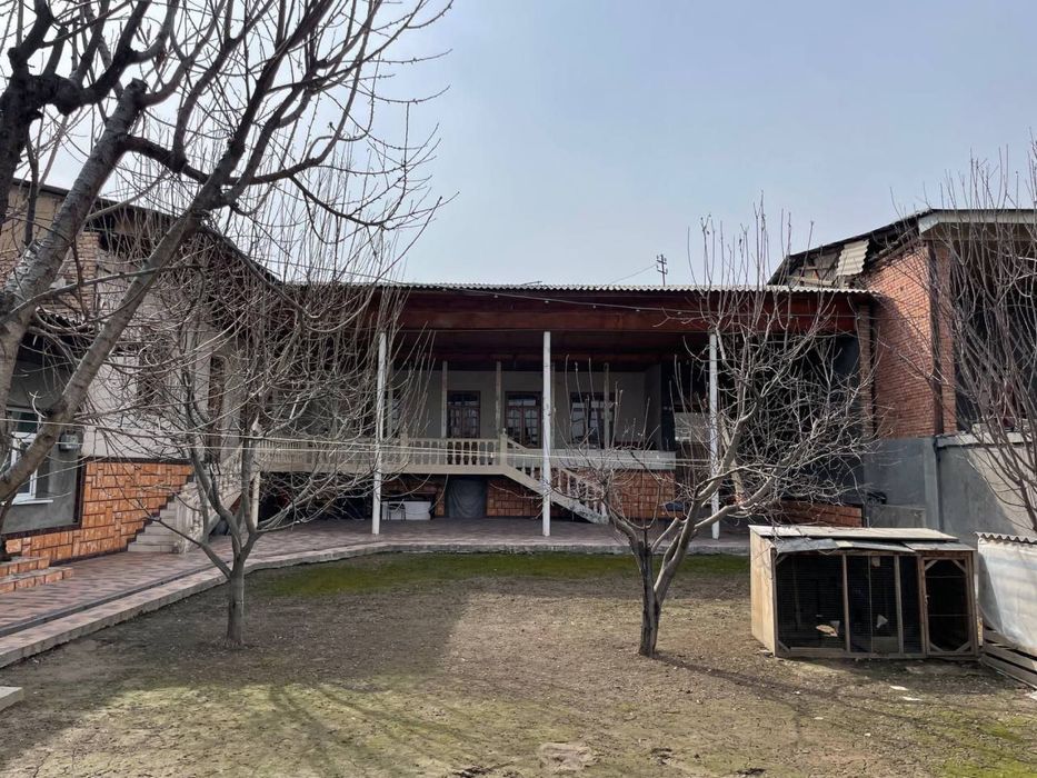 Хасанбой Ёшлик куча 8 сотих ер