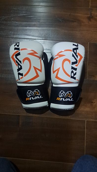 Перчатка боксёрский