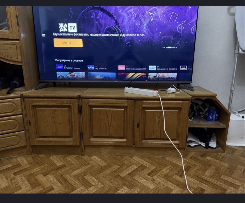 Отдам бесплатно гарнитур самовывоз