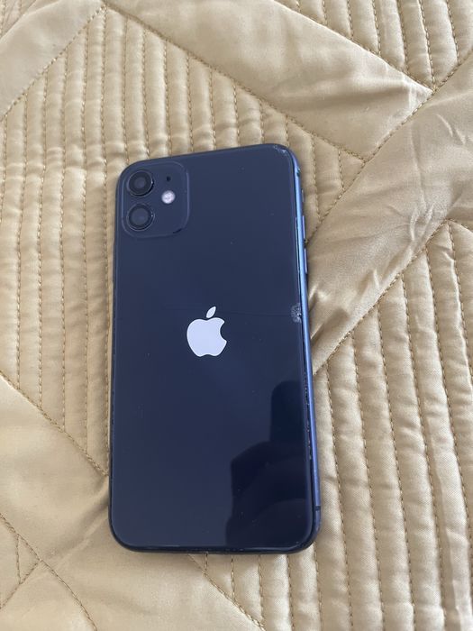 Айфон 11 на  256 гб.  Акб 77%