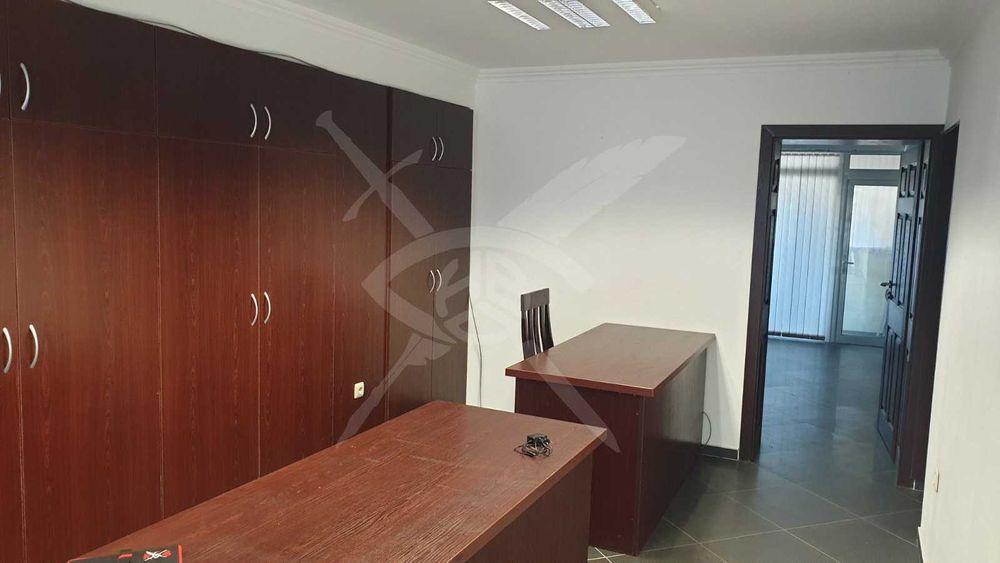 Продава се Офис в Бургас, Лазур - 210 кв.м за 1200 €/кв.м - Снимка #12