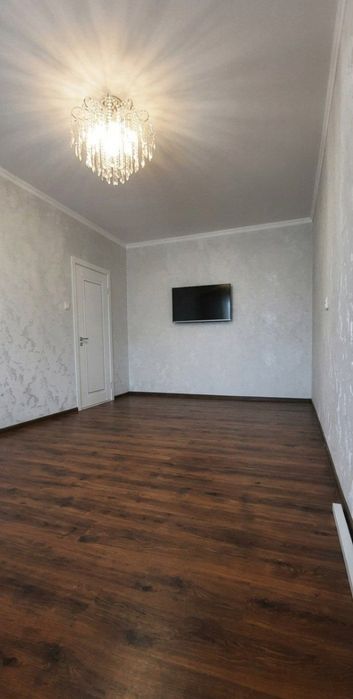 6 mkr 1-maktabni yonidan 1 xona 2 xona qilingan kv ijaraga beriladi