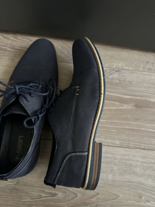 Мъжки обувки номер 43