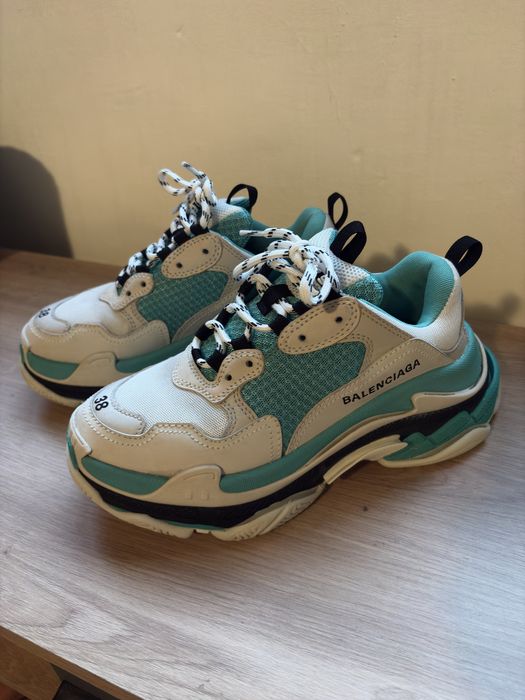 balenciaga triple s