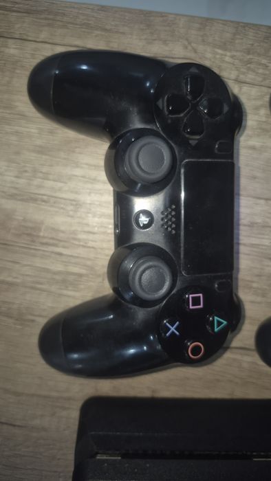 PS4 в идеальном состояний