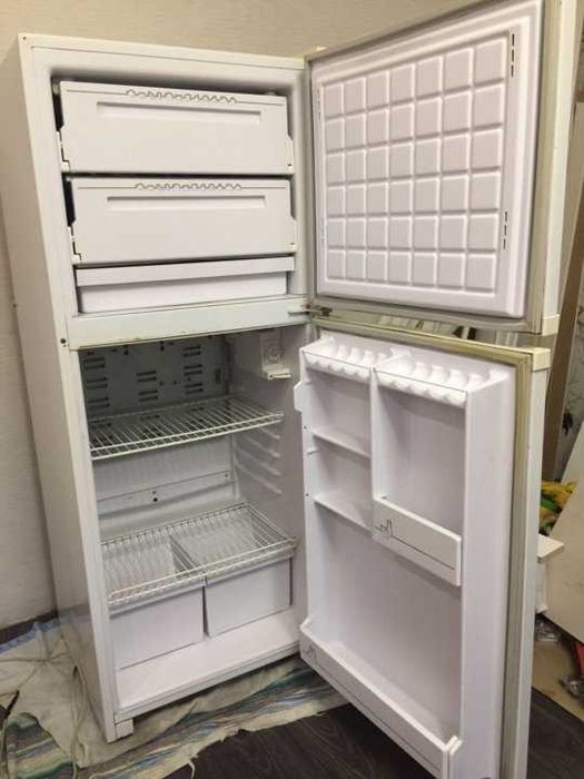 Продам   рабочий  холодильник .