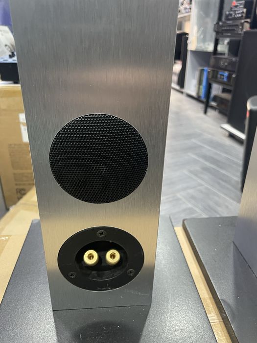 Revox eleganse column