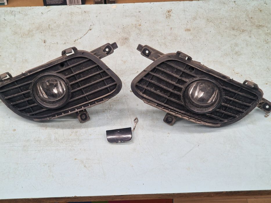 Mercedes A150 W169 Халогени и капачка предна броня