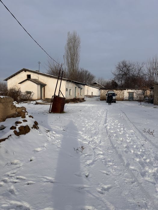 yer sotiladi maydoni 75.3 sòtik yashasa boladi