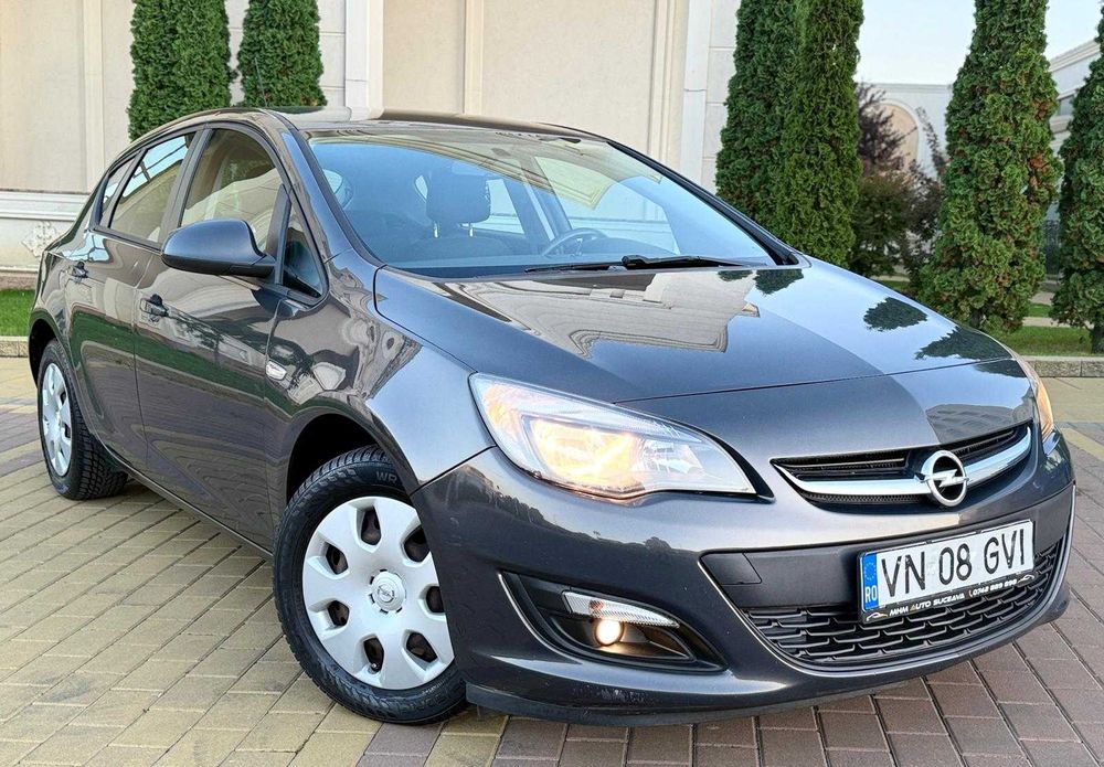 Opel Astra J Hatchback 1.6 Benzina 120 Cp Euro6 Cutie Manuala 146000KM