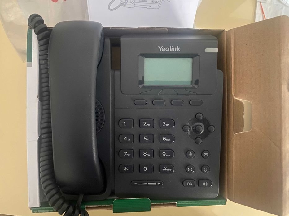 телефонна централа комплект с телефони готова за инсталиране