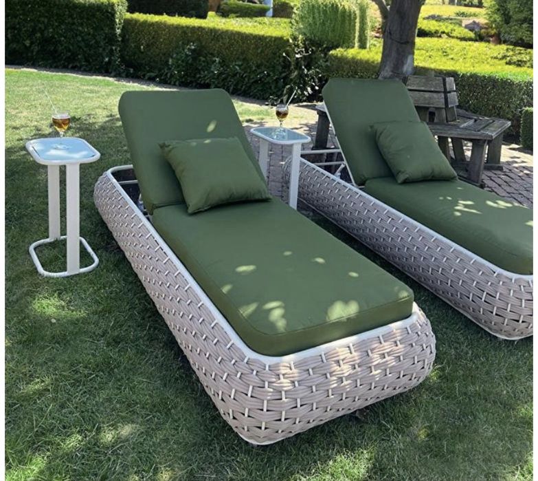 Set sezlong 4 piese (2 sezlonguri + 2 masute)