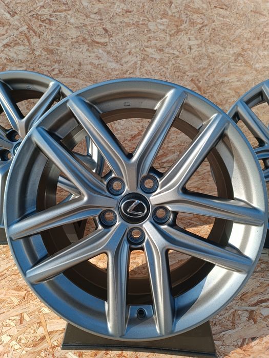 Продам комплект дисков Lexus R18