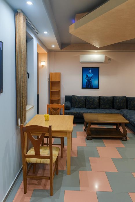 Дава се под наем Едностаен апартамент в Пловдив, Кършияка - 36 кв.м за 306 € - Снимка #1