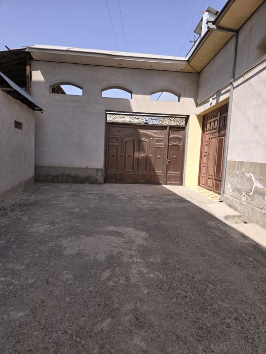 Ховли сотилади Наманган шахрида центра жойлашкан