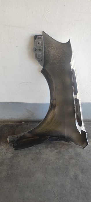 Aripa dreapta fata volkswagen vw jetta an 2007 cu usoare urme de rugina cod culoare LA7W