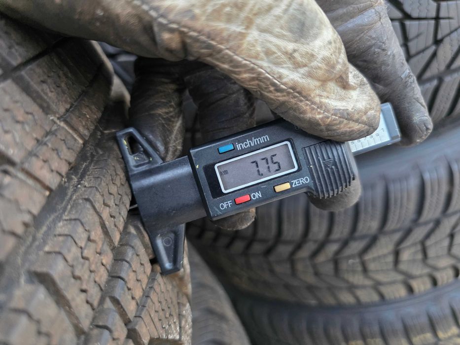 4бр Зимни гуми 215 70 16 - Hankook