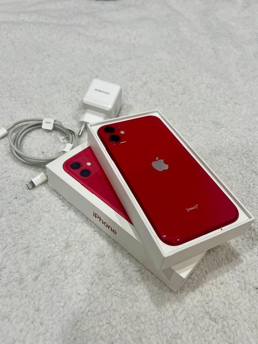 Продам iPhone 11 128gb в красном