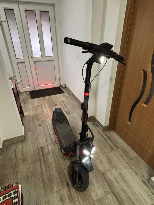 Trotineta Nine Bot Segway ZT 3pro