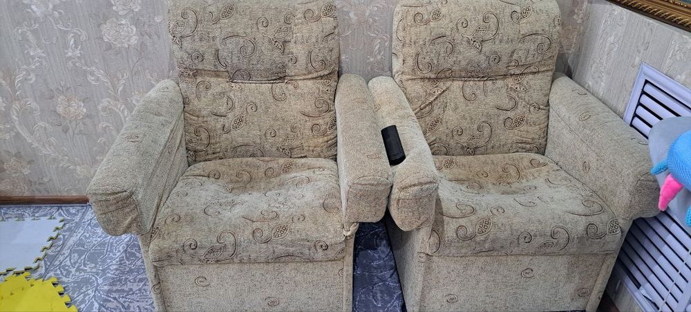 Продаётся диван с креслом