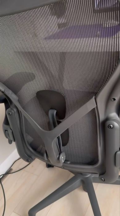 Кресло Herman Miller Aeron C