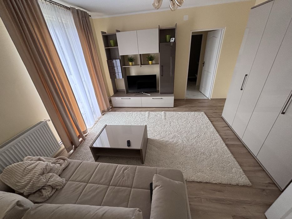 De inchiriat apartament
