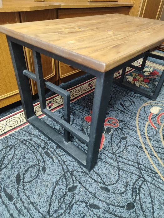 Продам столик ручной работы