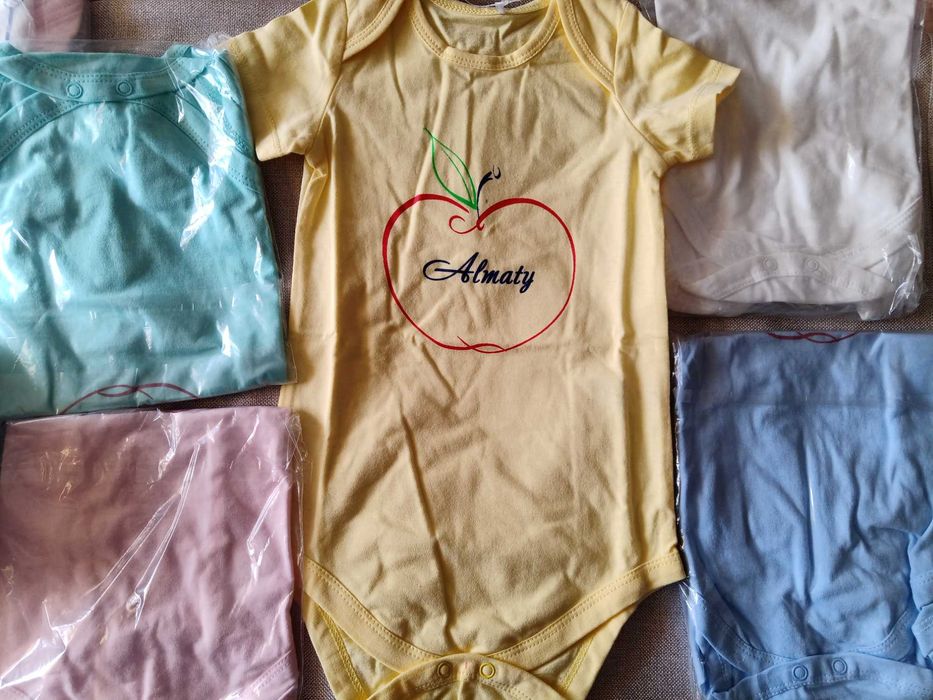 Продам детские вещи