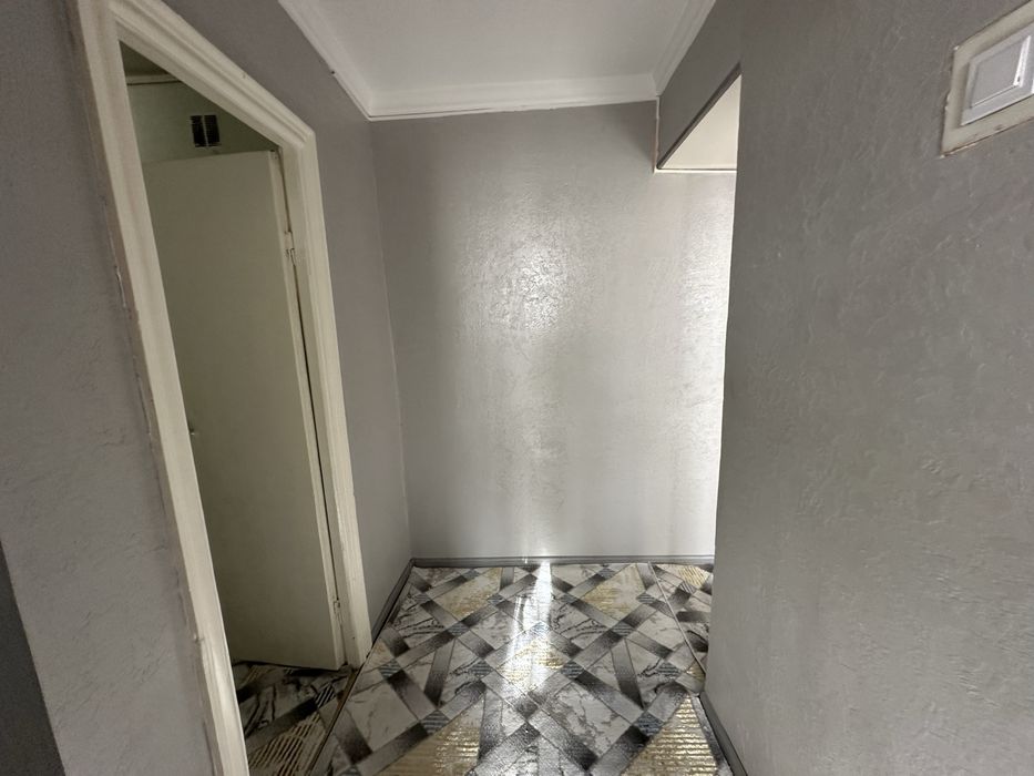 Продаётся 2 этаж 2 х комнатная в районе вокзала 6 метр веранда