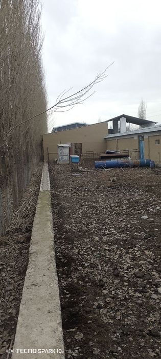 Срочно сотилади. 25 соток Нежилой жой. Толов исталган усулда.