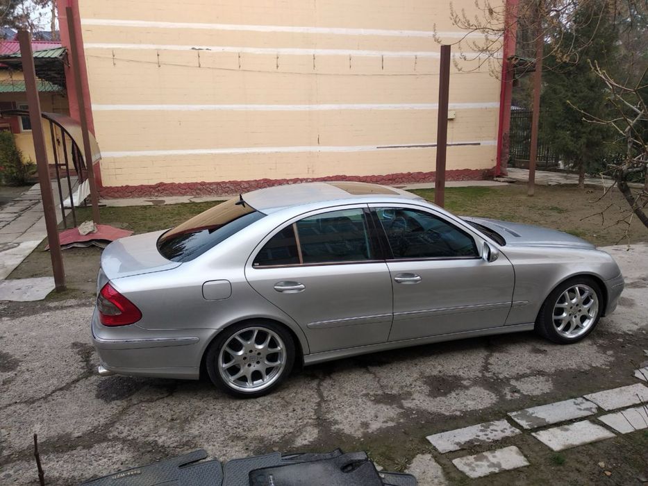 Продаю свою машину Mercedes-Benz W211