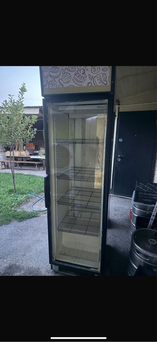 Холодильник для магазина