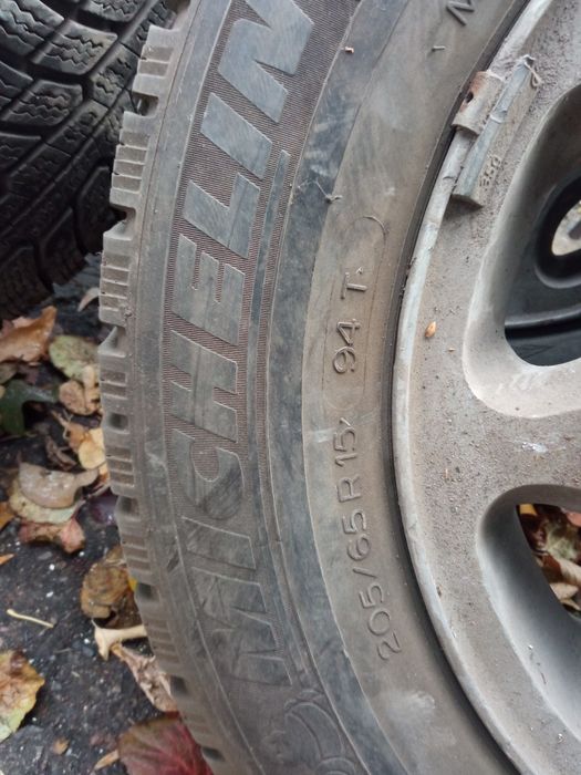 Зимние шины с дисками на мерседес