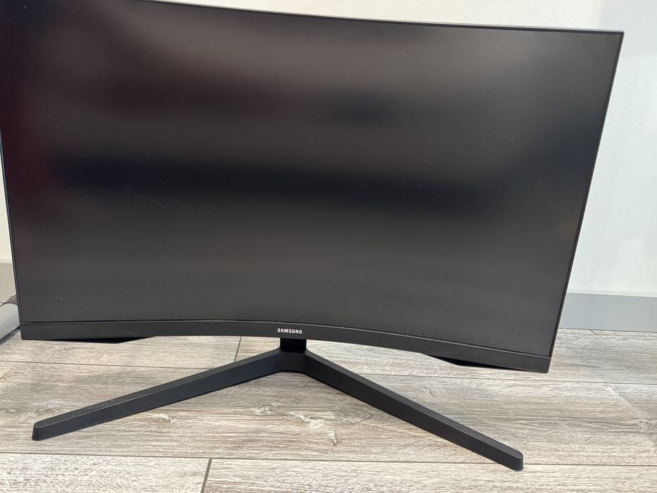 Монитор Sumsung 2 месяца