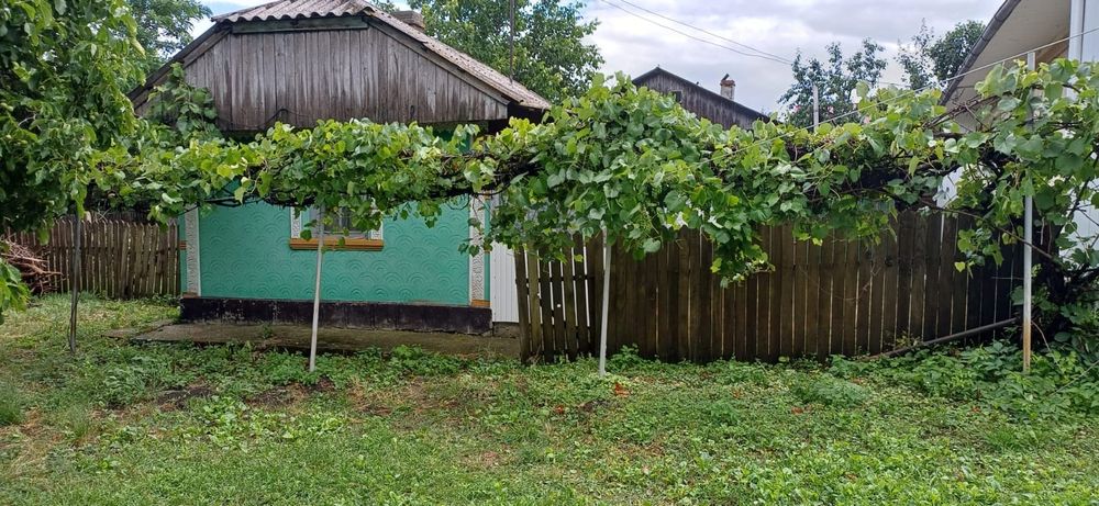 Vând casa în Lișna  jud. BT