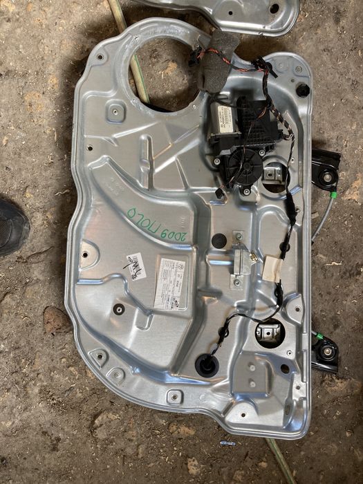 Ел. Механизми предни за VW Поло 05-09г предни 2 и 5 врати