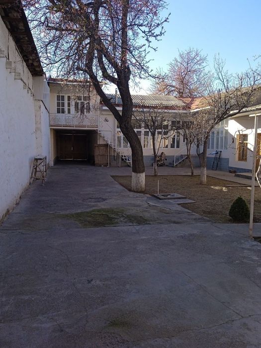 General Uzoqov kochasida uchastka sotiladi
