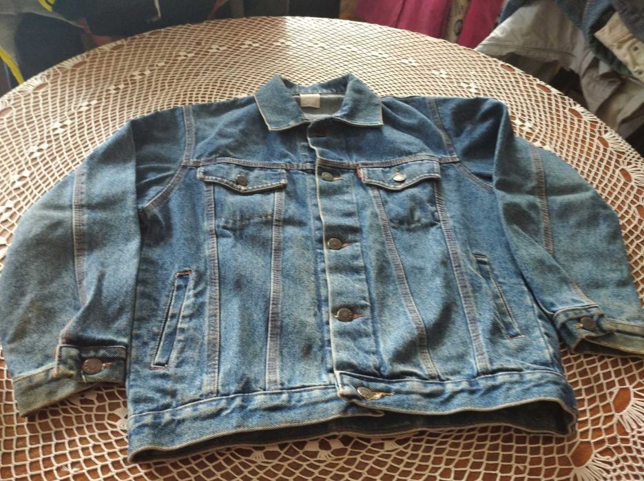 Детски:  шапка, дънки и три дънкови якета