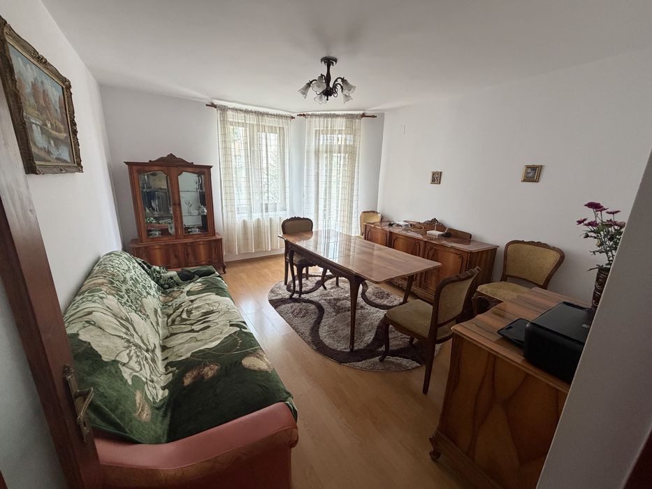 Inchiriez apartament 2 camere Intre Lacuri