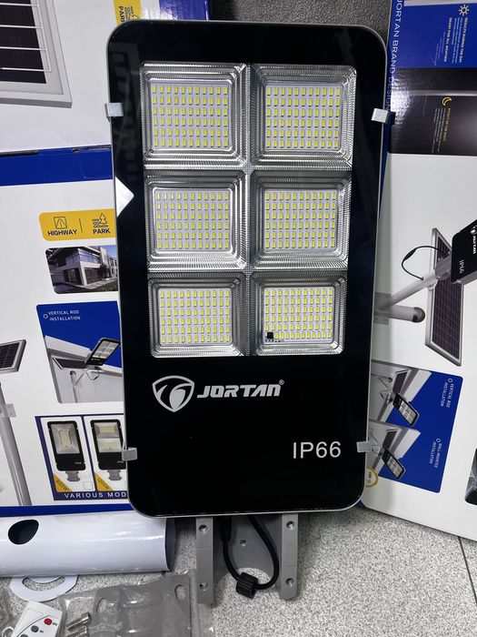 LED Соларна улична лампа JORTAN 2400 W най мощната стойка панел