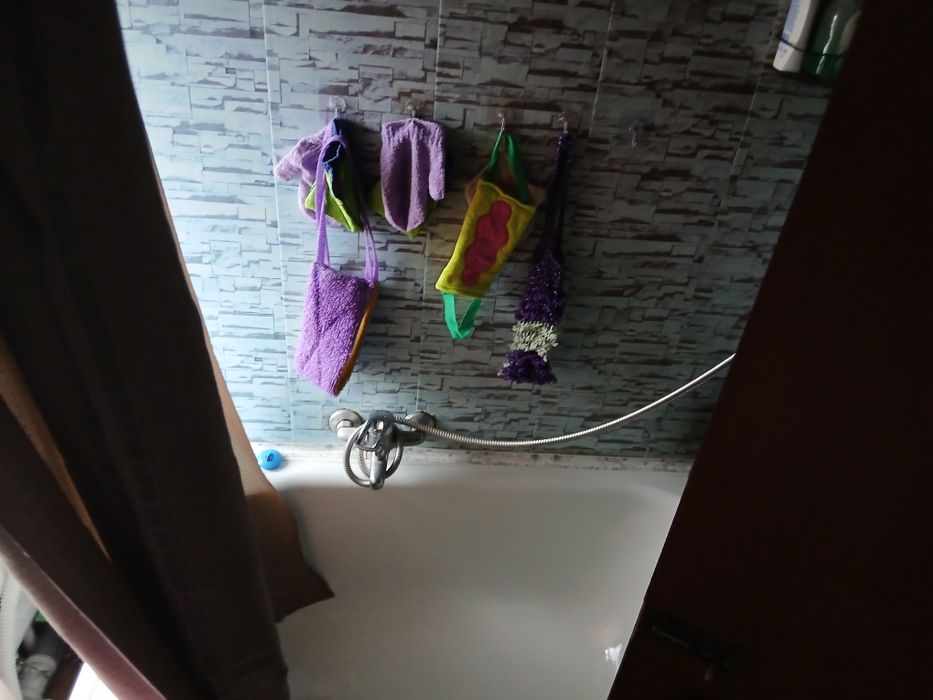 Продам пол дома в 2х квартирном доме