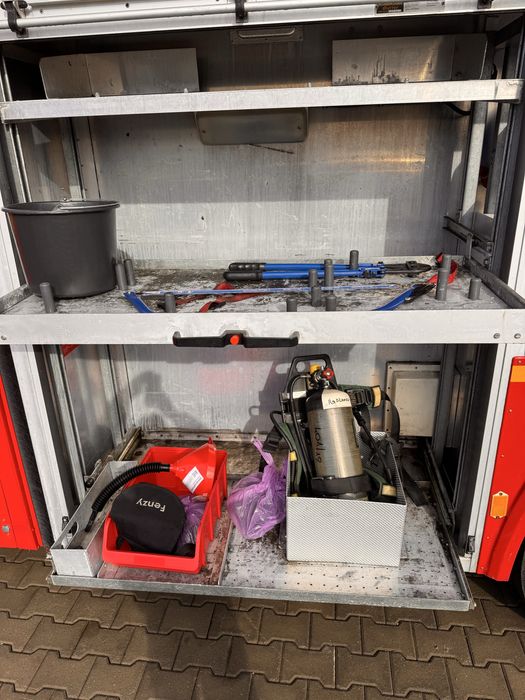 Mașina de pompieri VOLVO FL6 automată, înmatriculată și echipată