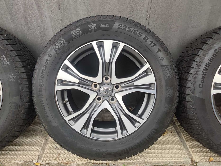 ОРИГИНАЛНИ джанти със зимни гуми 17 ' TOYOTA RAV 4 / Тойота РАВ 4 5x114,3 60,1 ET39