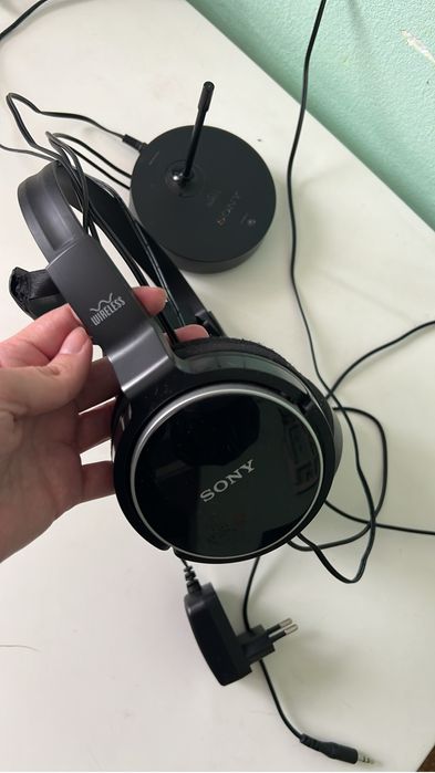 set casti  wireless Sony, frecventa radio