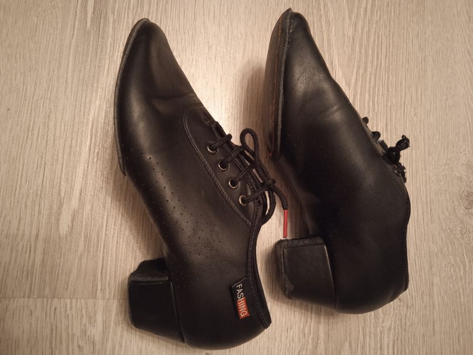 Продам туфли для танцев