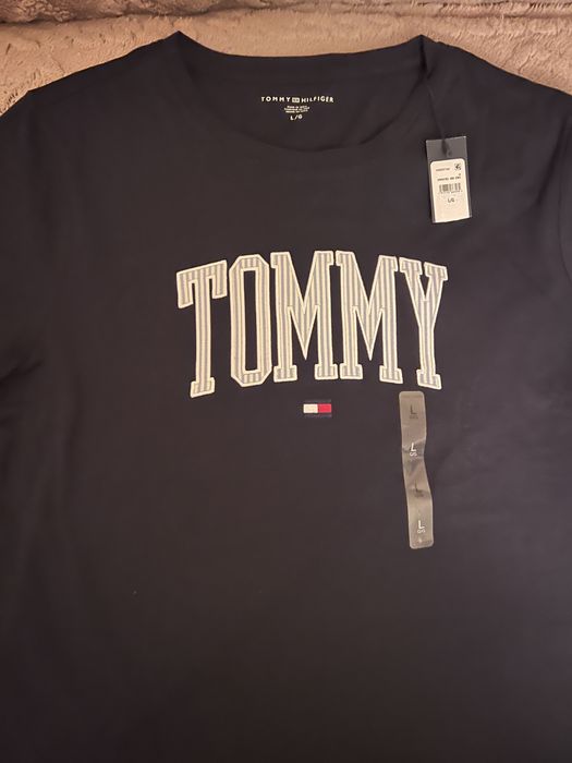 Tricou nou nout tommy hilfiger