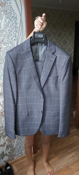 Продаю костюм тройка размер 46 (м)