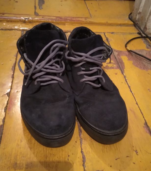 Продам мужские ботинки